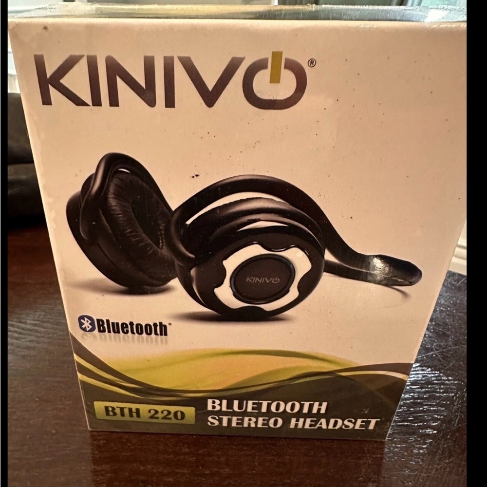 Kinivo BTH 220 Bluetooth Stereo wireless headphone headset. Sealed box